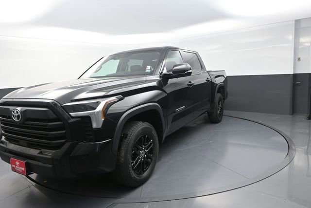 Used 2022 Toyota Tundra SR5 w/ Advanced Technology Package AWD/4WD image 40