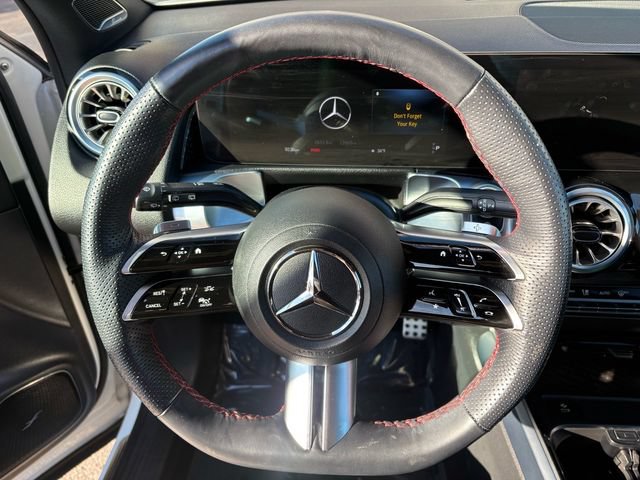 Used 2025 Mercedes-Benz GLB 250 image 8