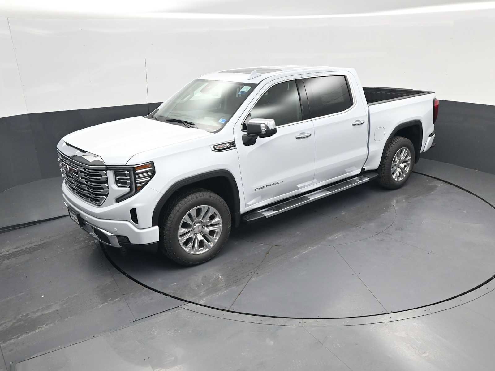 New 2026 GMC Sierra 1500 Denali w/ Technology Package AWD/4WD image 32