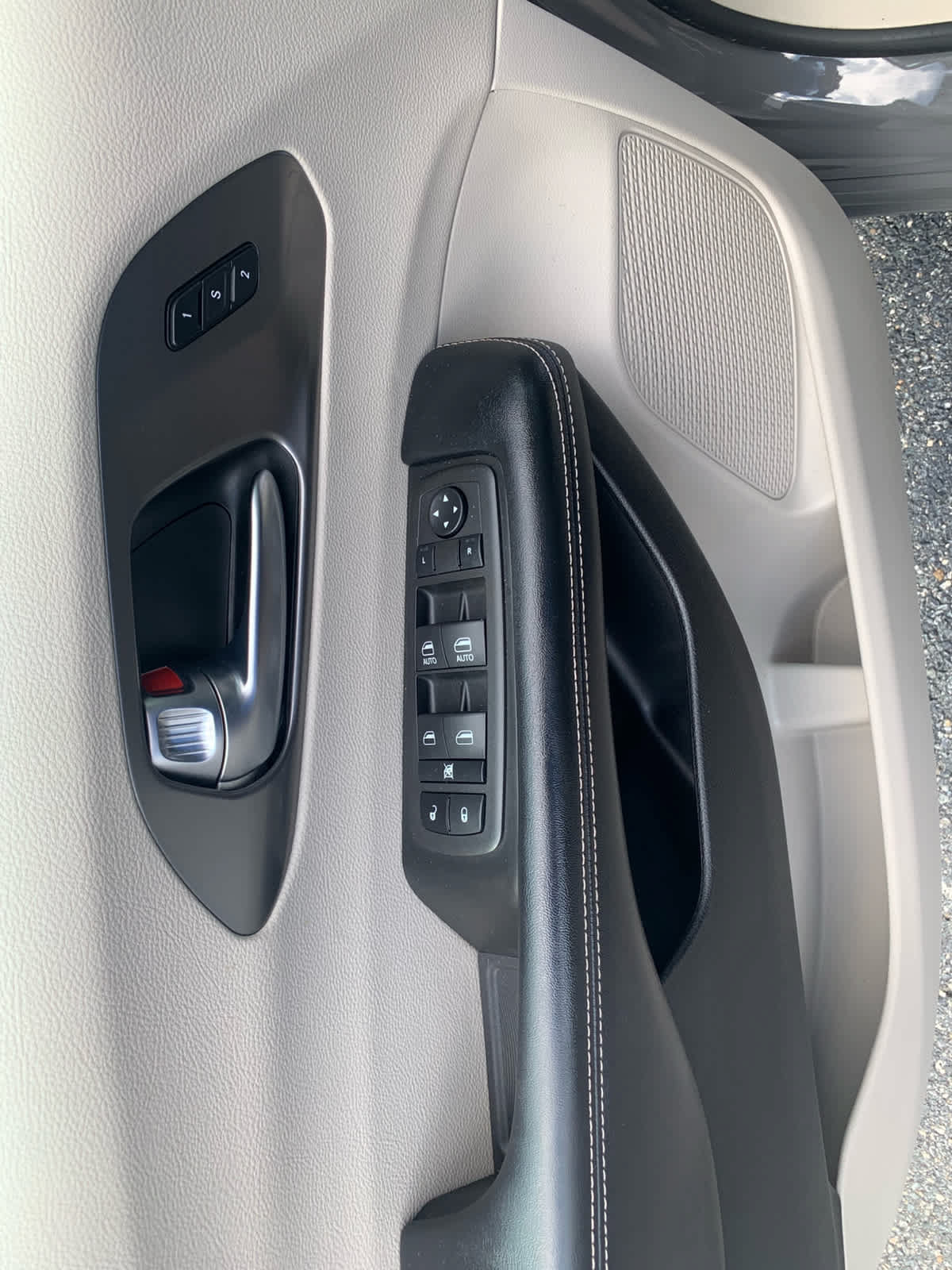 Used 2022 Chrysler Pacifica Touring-L FWD image 13