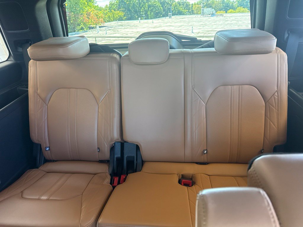 Used 2023 Ford Expedition Platinum AWD/4WD image 14