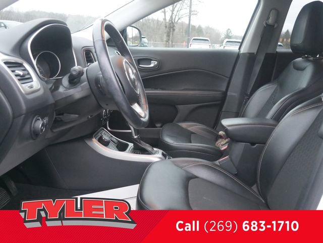 Used 2018 Jeep Compass Latitude w/ Cold Weather Group image 39