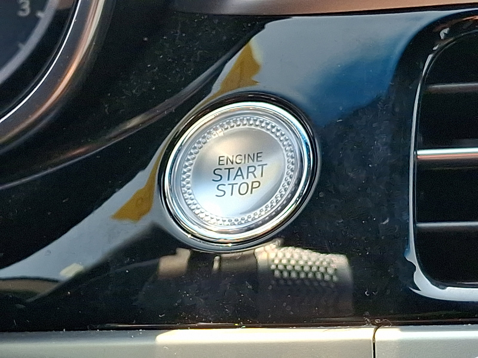 Used 2025 Genesis G70 3.3T Advanced image 21