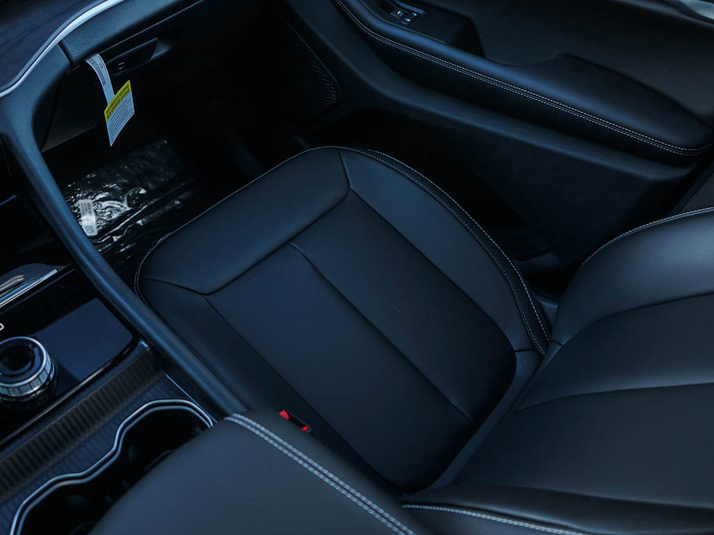 New 2025 Jeep Grand Cherokee Limited image 25