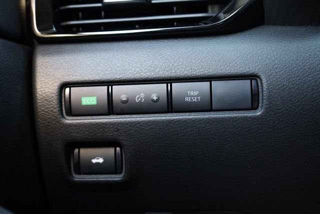 Certified 2025 Nissan Sentra SV FWD image 19