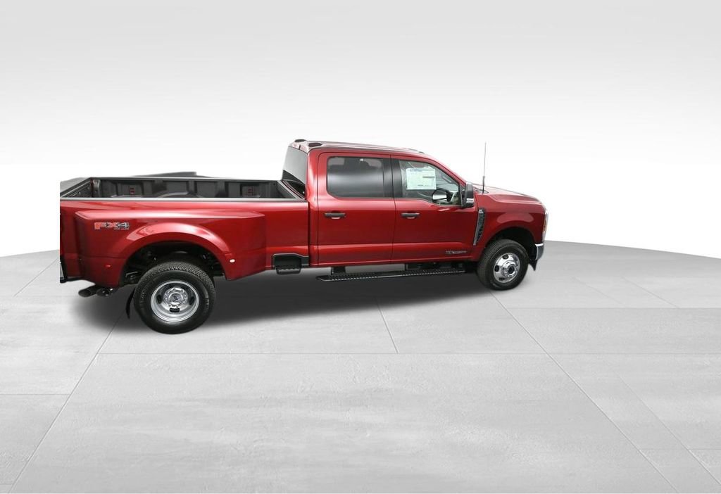 New 2025 Ford F350 XLT w/ FX4 Off-Road Package image 18