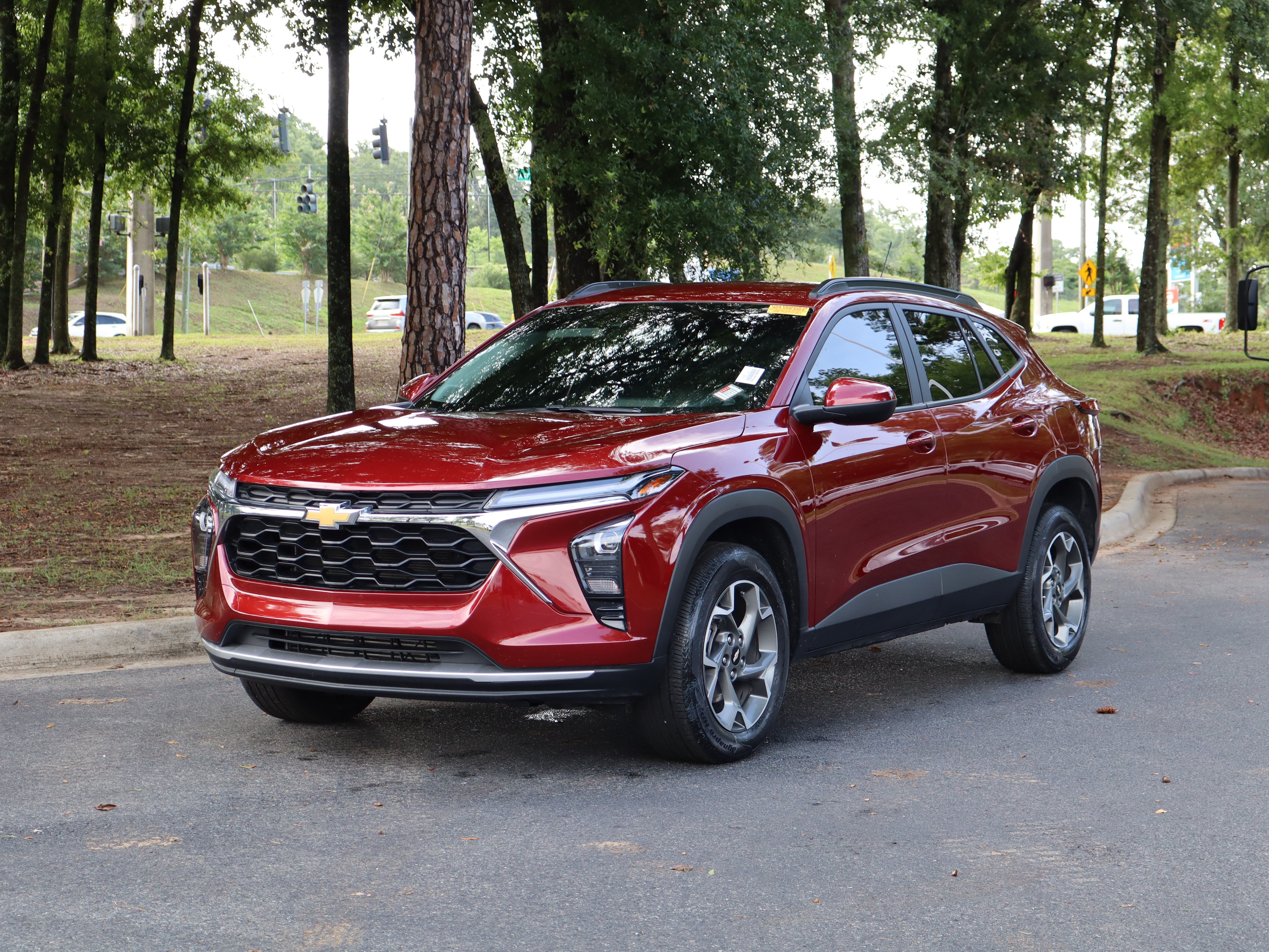 Used 2025 Chevrolet Trax LT w/ Driver Confidence Package FWD image 5