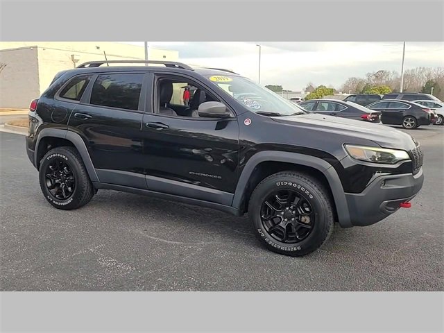 Used 2019 Jeep Cherokee Trailhawk image 51