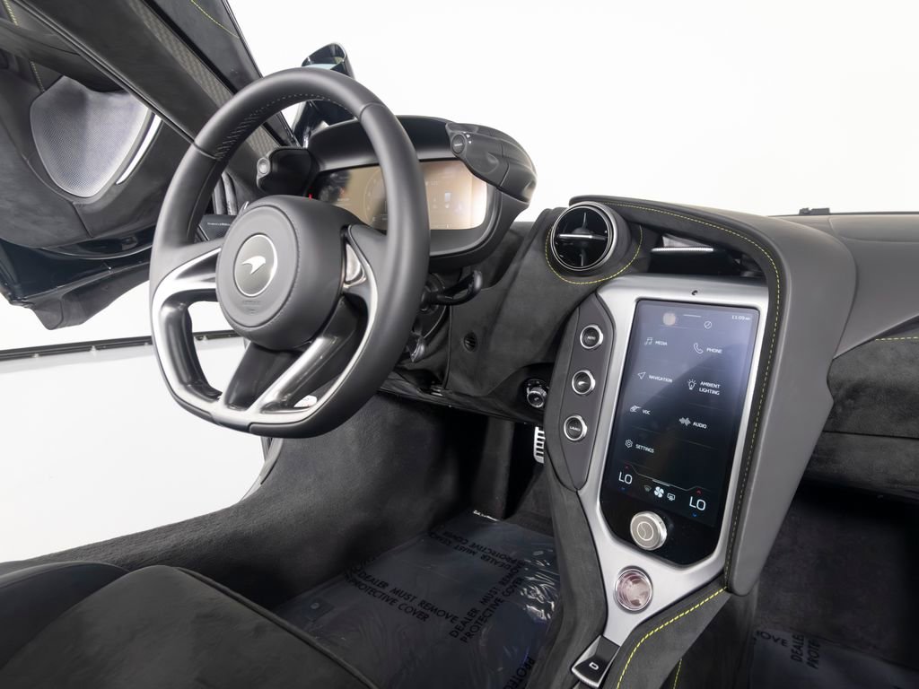 Used 2024 McLaren 750S Spider RWD image 30