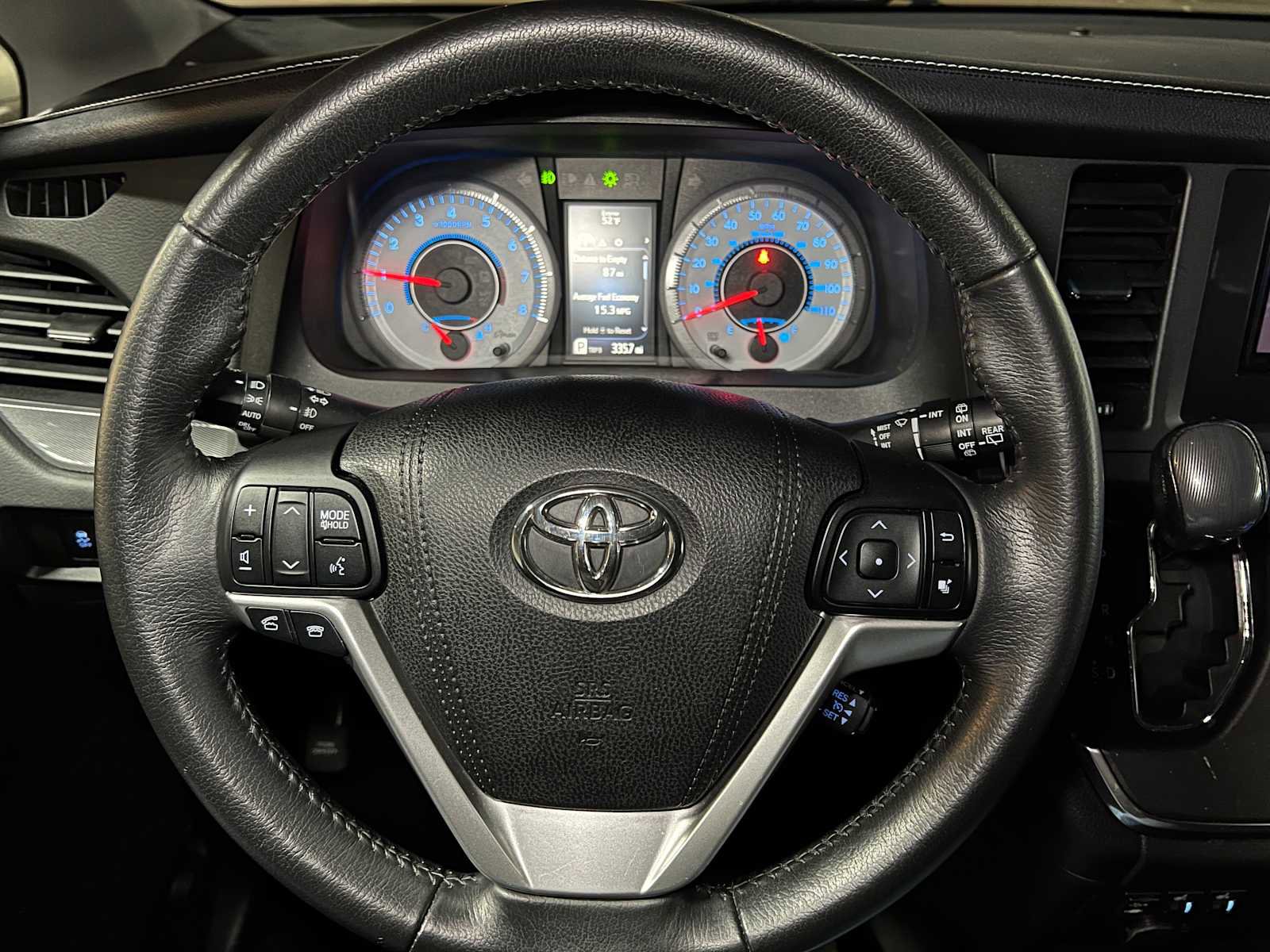 Used 2015 Toyota Sienna SE w/ SE Preferred Package image 25