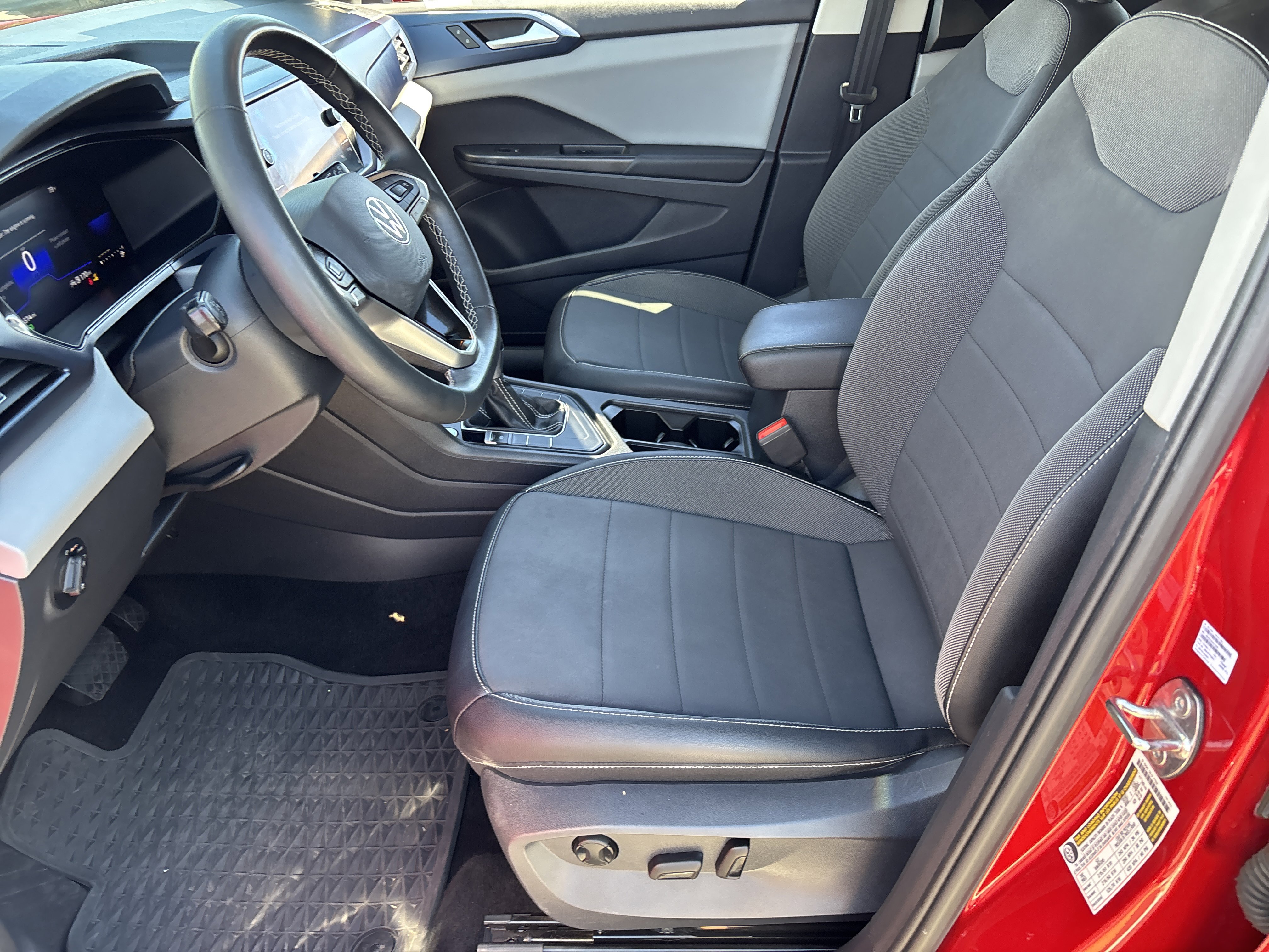 Used 2022 Volkswagen Taos SE FWD image 18