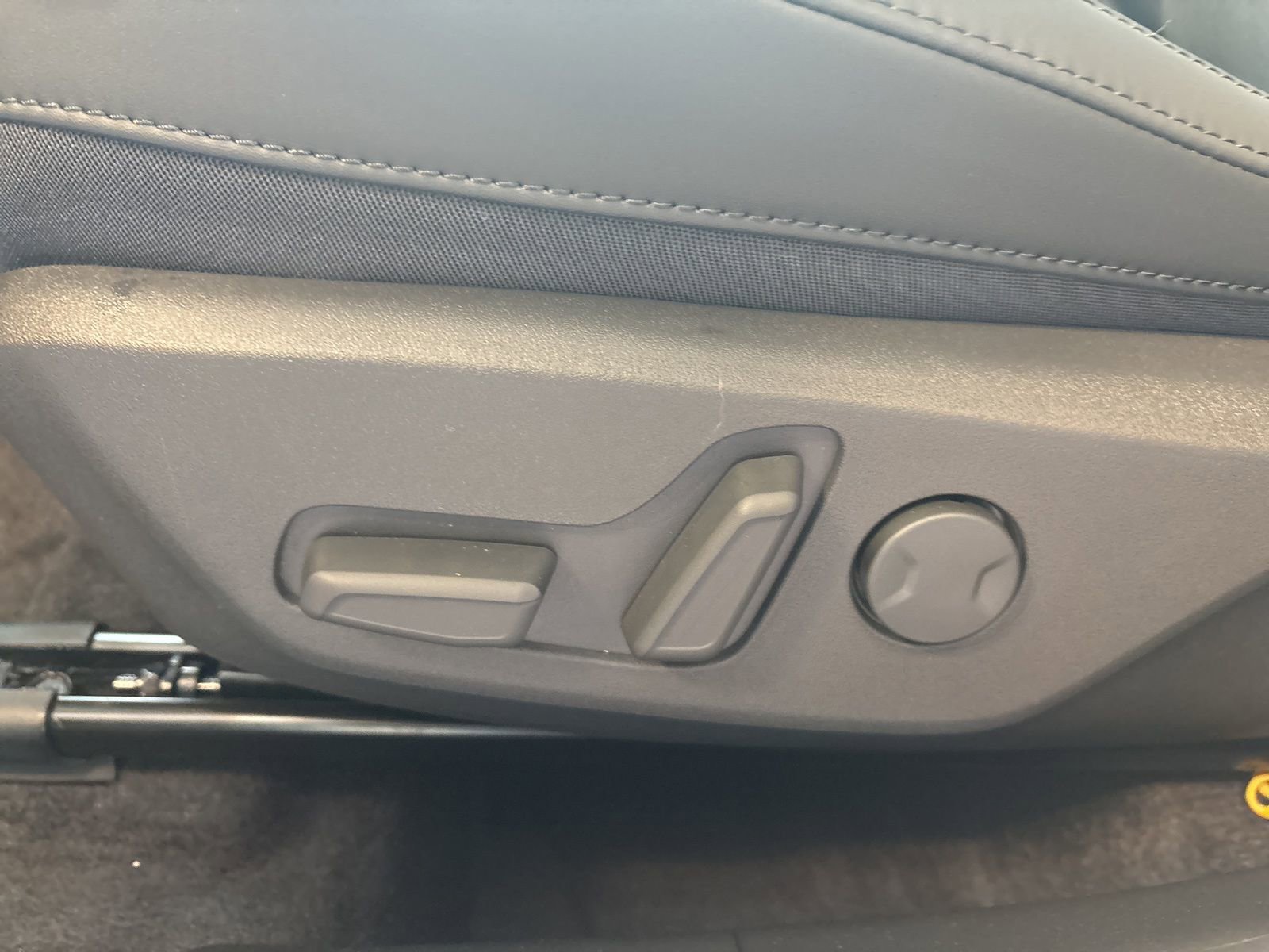 New 2025 Kia Niro EX image 17