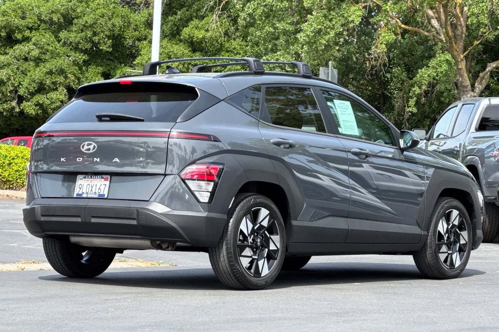 Used 2024 Hyundai Kona SEL FWD image 3