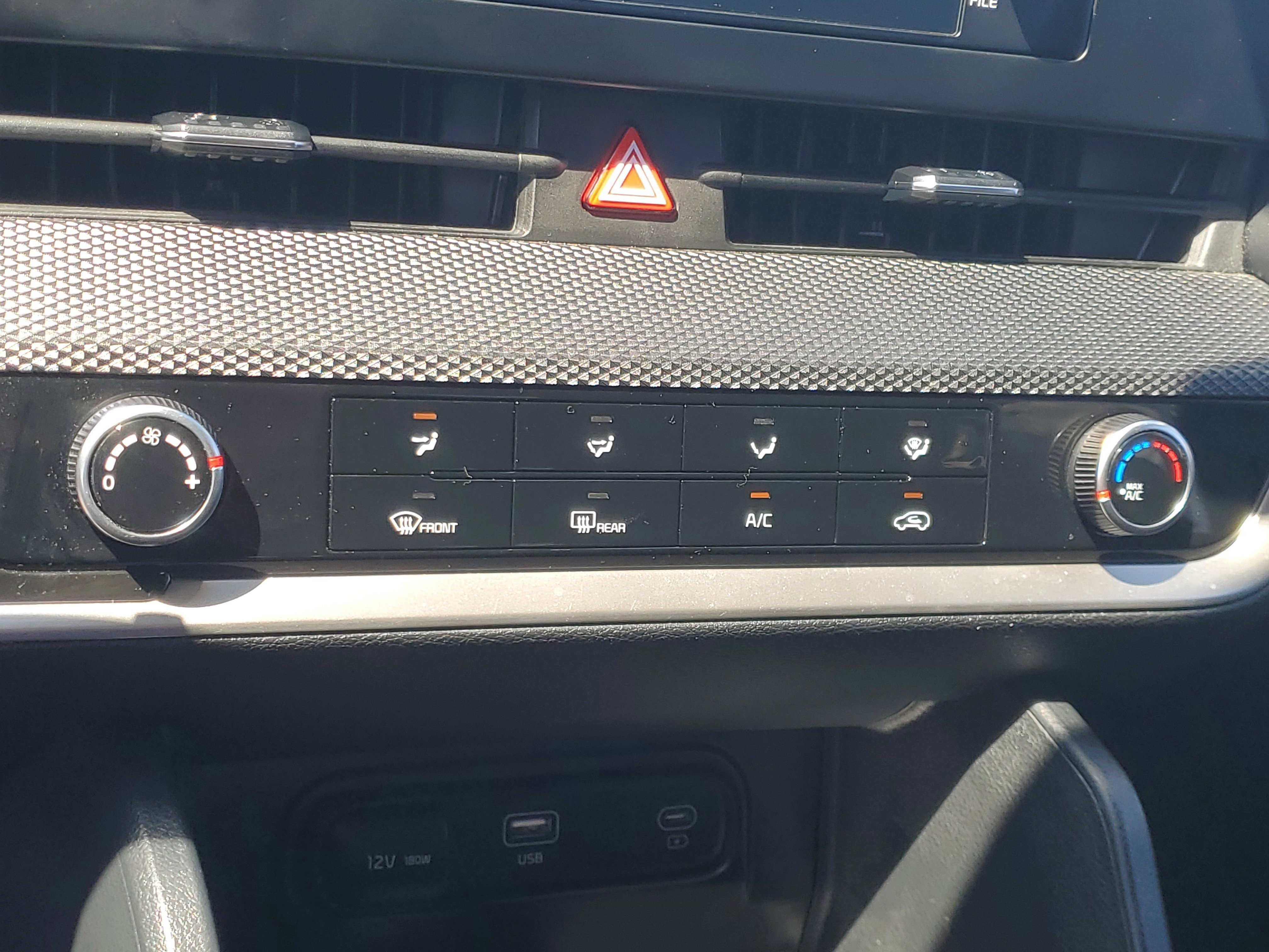 Used 2024 Kia Sportage LX image 25