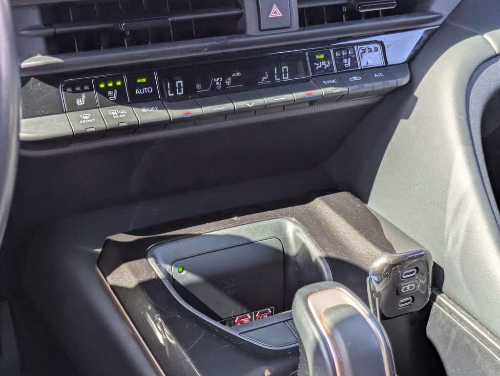 Used 2024 Toyota Crown Limited image 22