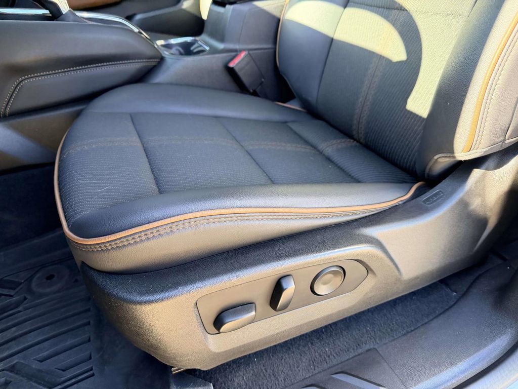 Used 2023 GMC Canyon AT4 w/ Canyon Safety Plus Package image 19