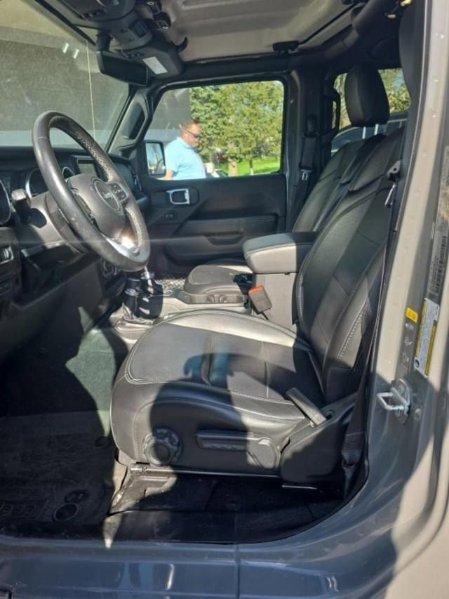 Used 2023 Jeep Wrangler Unlimited Sahara w/ Cold Weather Group AWD/4WD image 12