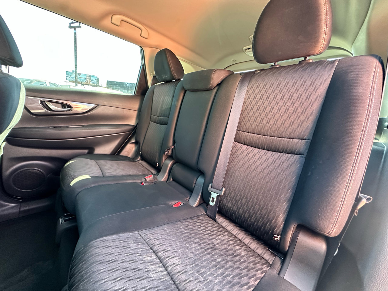 Used 2020 Nissan Rogue SV image 12