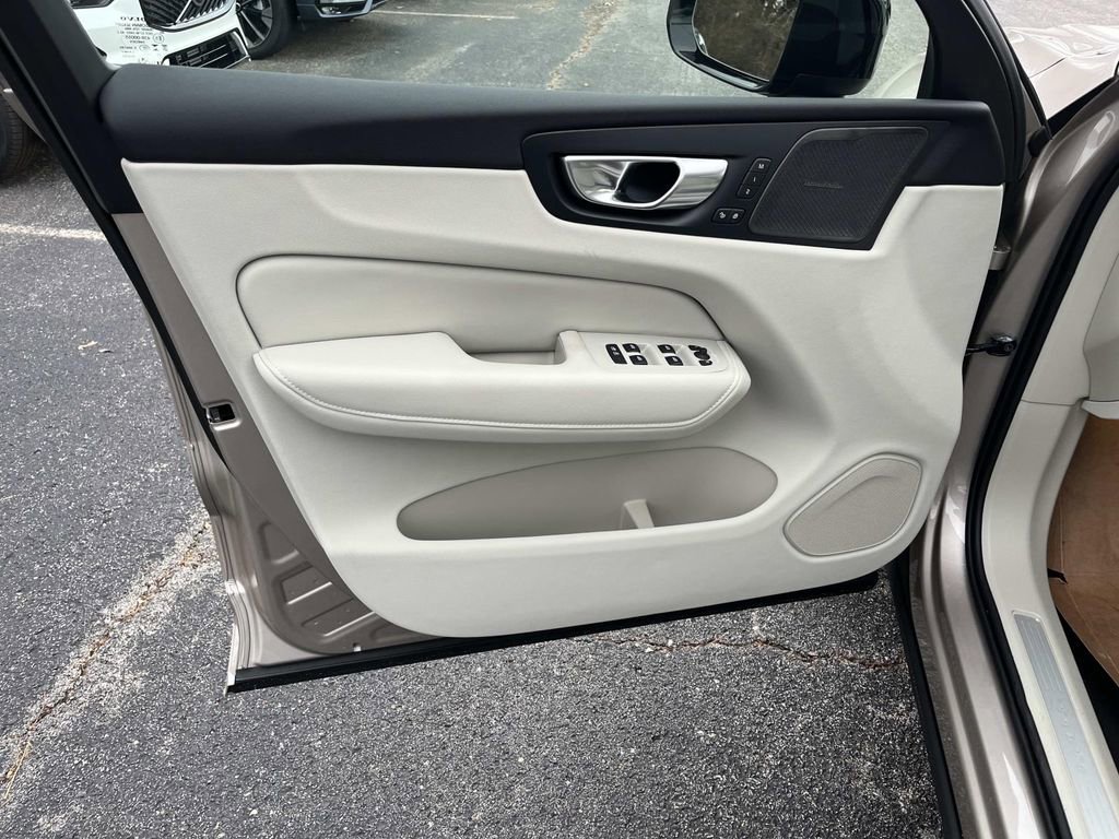 New 2026 Volvo XC60 B5 Ultra w/ Climate Package image 20