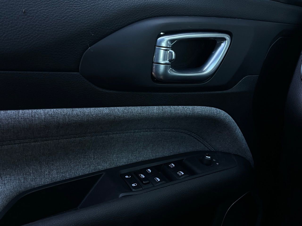 Used 2025 Jeep Compass Latitude AWD/4WD image 20