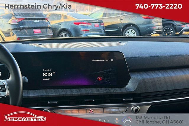 Used 2024 Kia Telluride EX w/ EX Captain's Chair Package image 9