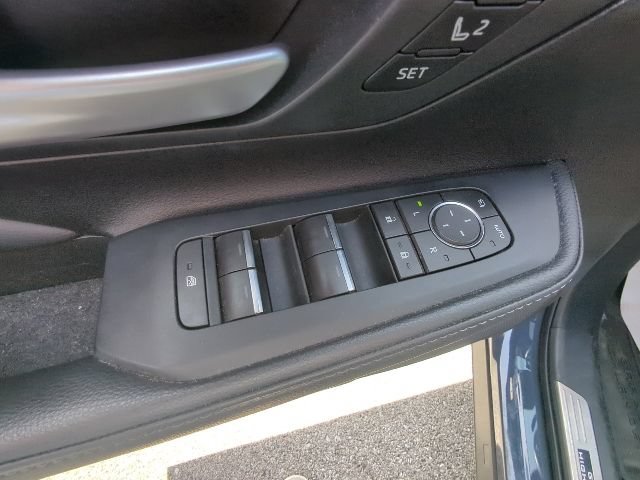 Used 2024 Toyota Grand Highlander AWD Hybrid image 13