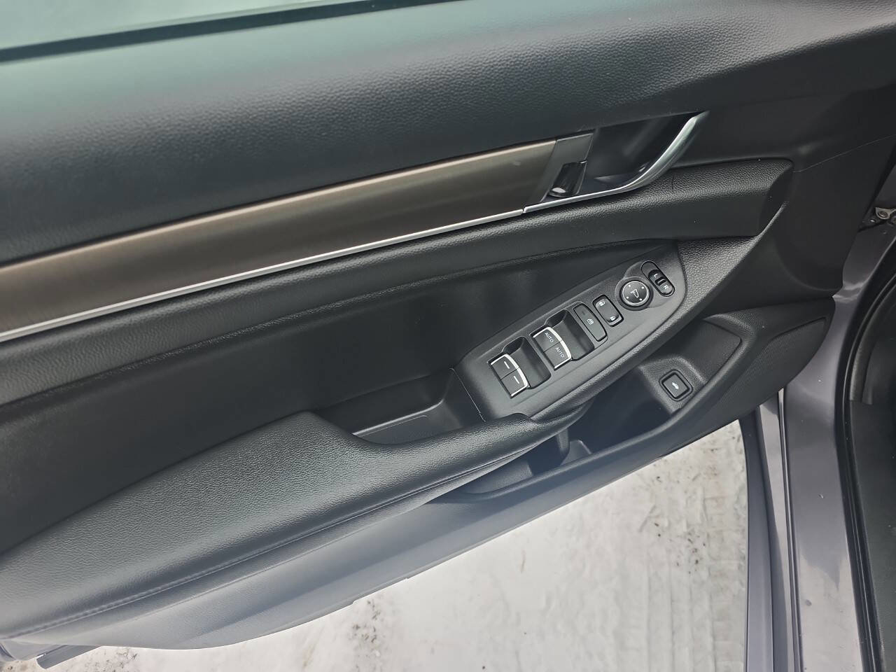 Used 2019 Honda Accord LX image 7