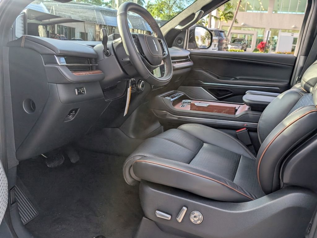 New 2026 Lincoln Navigator Black Label image 12