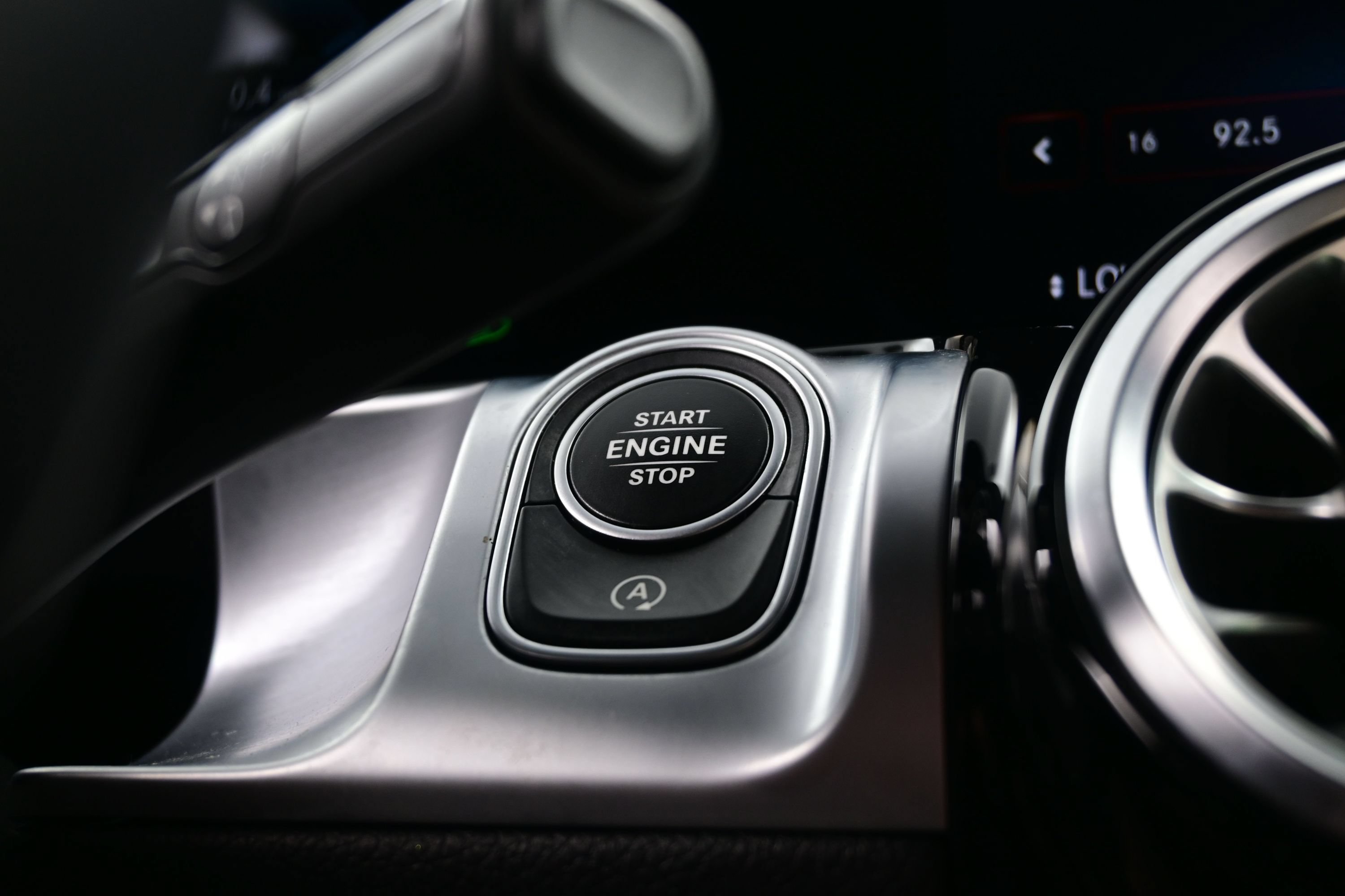 Used 2022 Mercedes-Benz GLB 250 4MATIC image 23