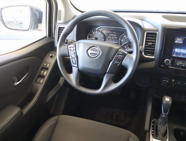 Used 2022 Nissan Frontier SV image 18