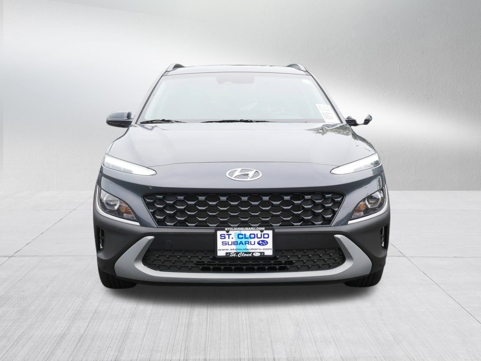 Used 2023 Hyundai Kona SEL w/ Convenience Package FWD image 2