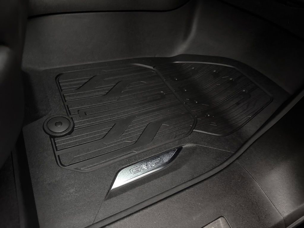 Used 2025 GMC Yukon Denali Ultimate AWD/4WD image 86
