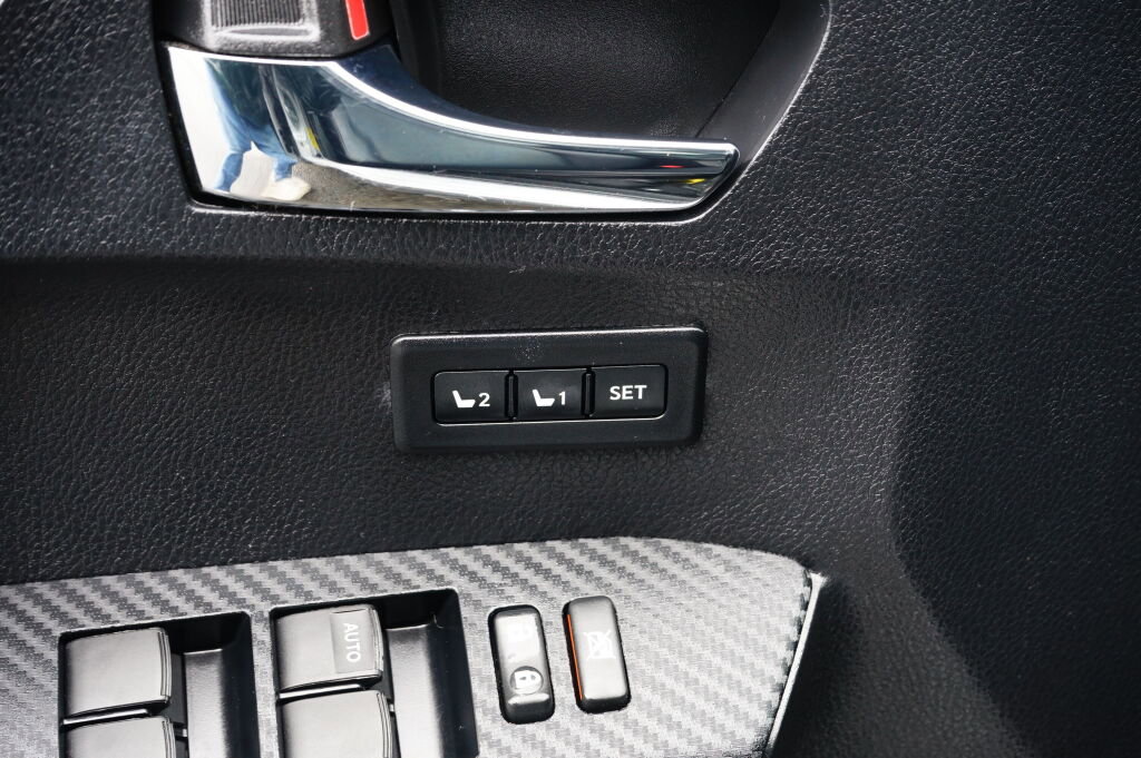 Used 2014 Toyota RAV4 Limited w/ Technology Package image 17