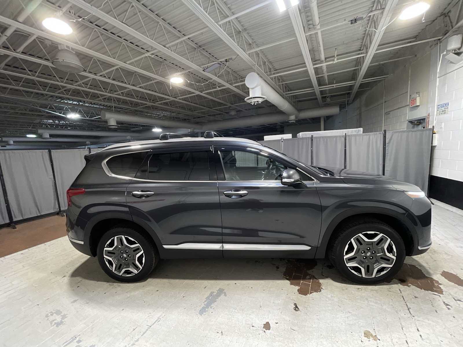 Used 2022 Hyundai Santa Fe Limited AWD/4WD image 27