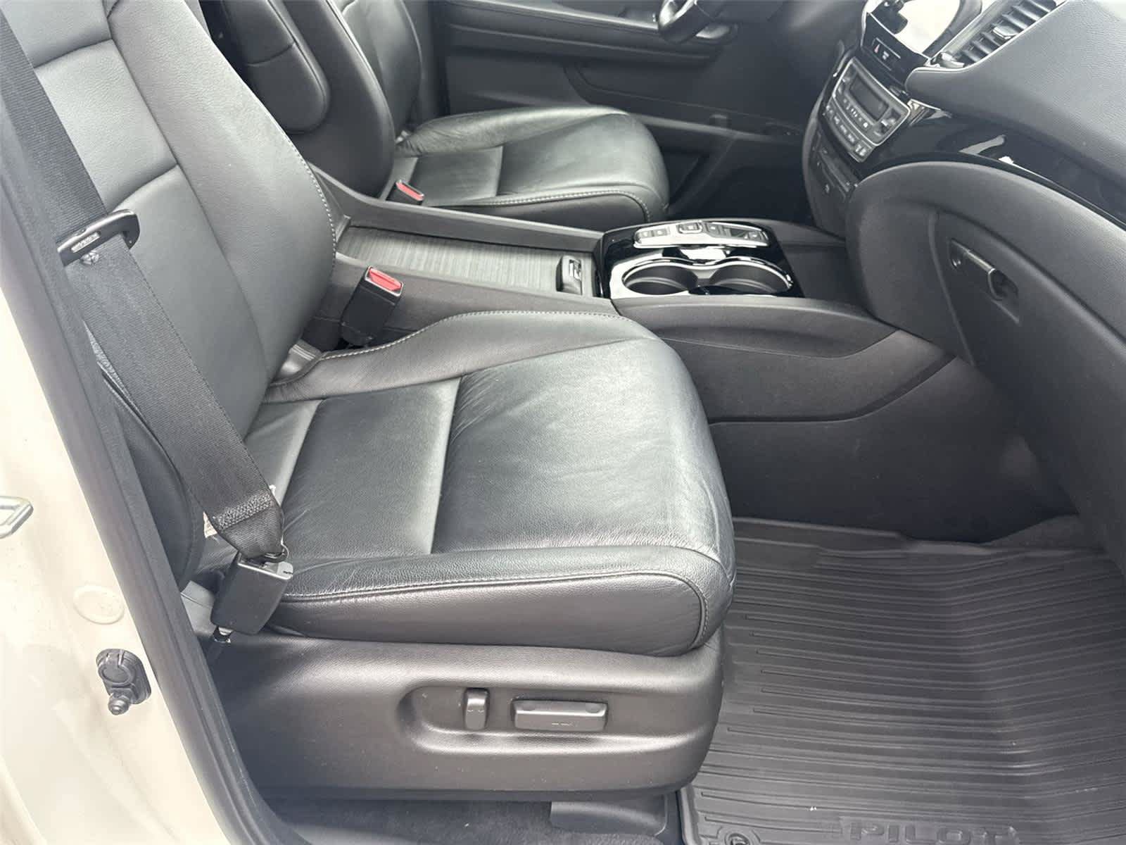Used 2019 Honda Pilot Touring image 17