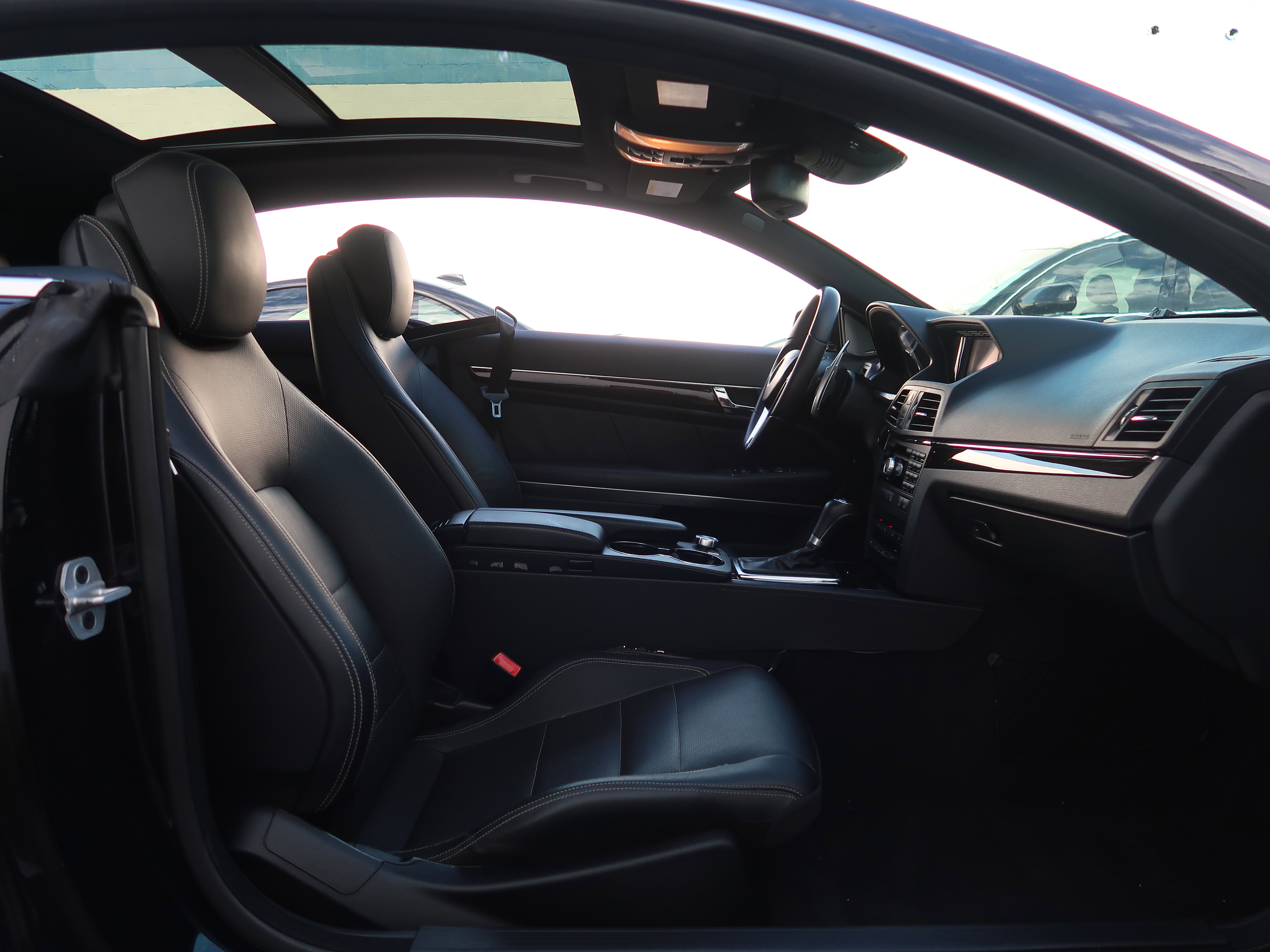 Used 2013 Mercedes-Benz E 550 Coupe w/ Premium 2 Pkg image 34