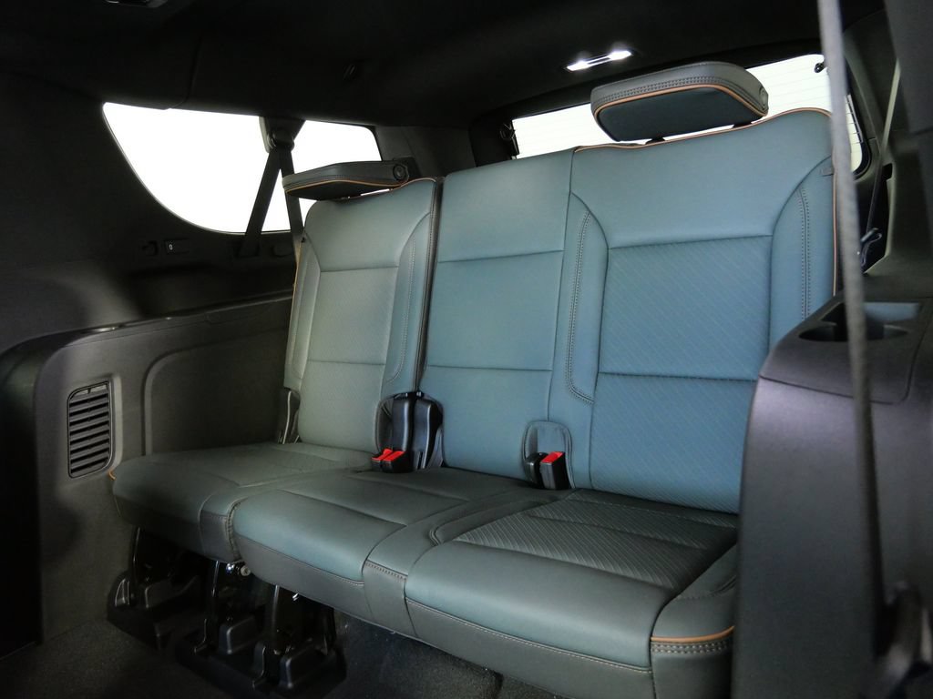 New 2026 GMC Yukon XL AT4 w/ AT4 Premium Package AWD/4WD image 15