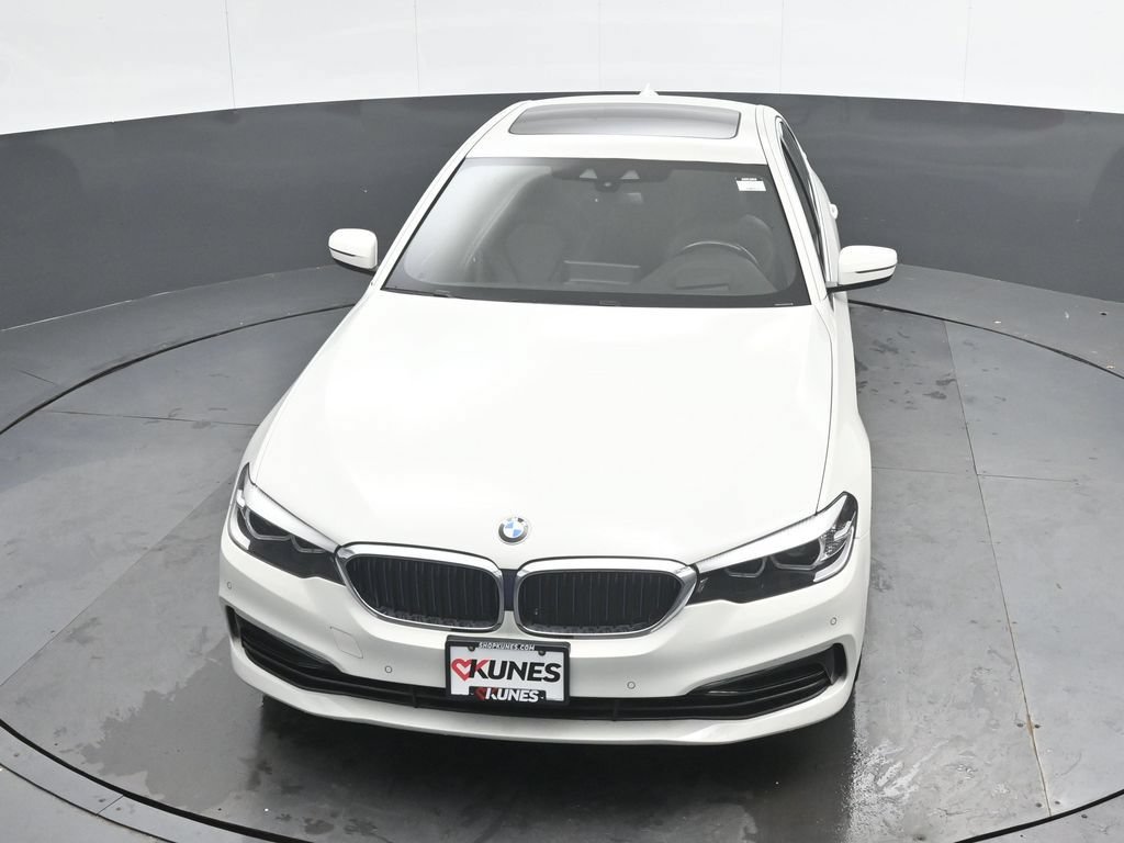 Used 2019 BMW 530e xDrive w/ Convenience Package AWD/4WD image 37