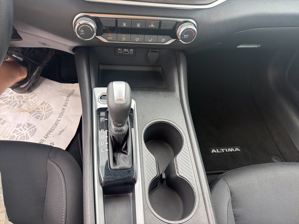 Used 2025 Nissan Altima 2.5 SV FWD image 33