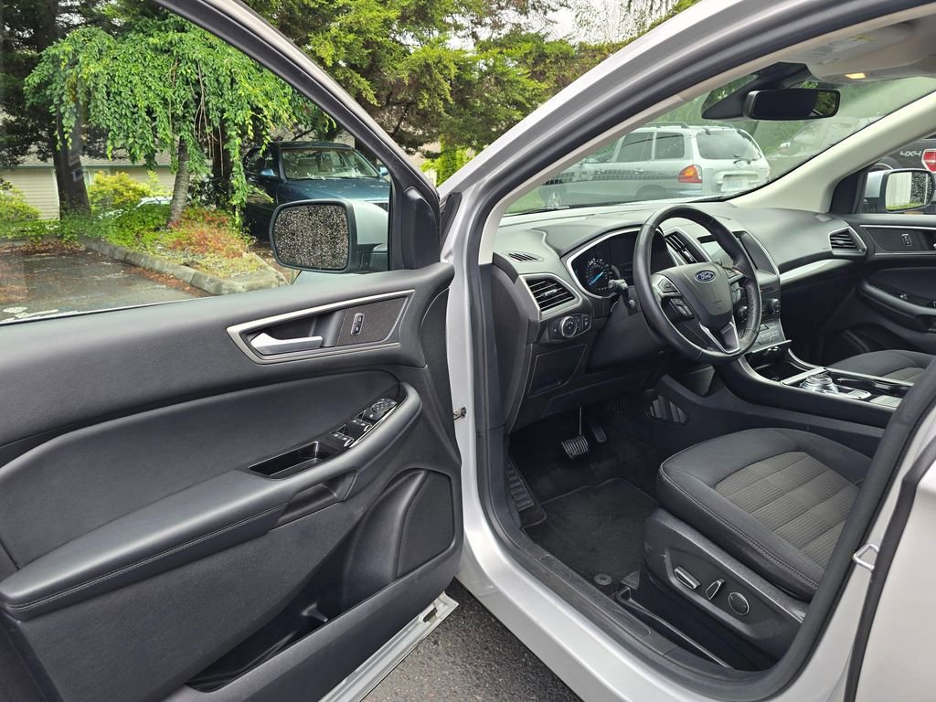 Used 2019 Ford Edge SEL AWD/4WD image 7