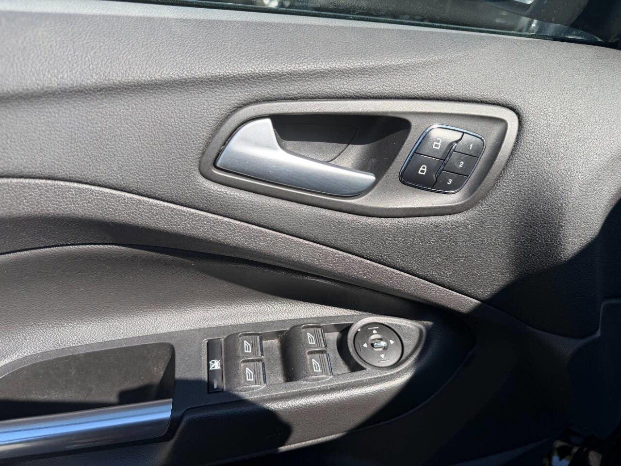 Used 2016 Ford Escape Titanium w/ Equipment Group 301A AWD/4WD image 19