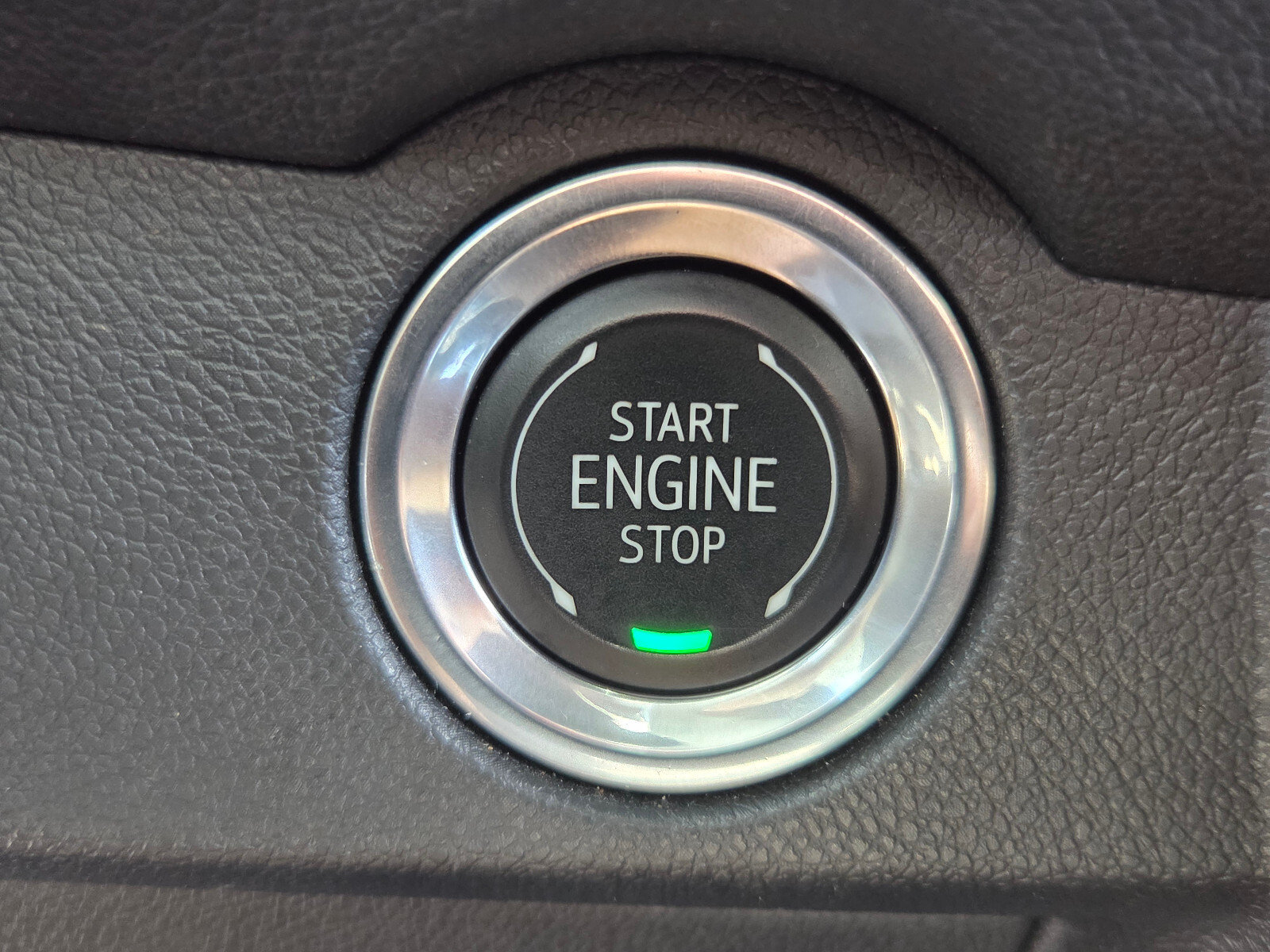 Certified 2025 Chevrolet Traverse LT w/ Midnight/Sport Edition FWD image 31