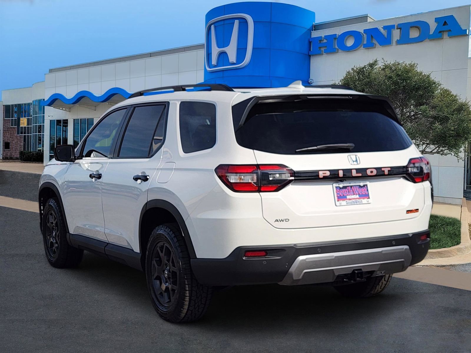 New 2026 Honda Pilot TrailSport image 4