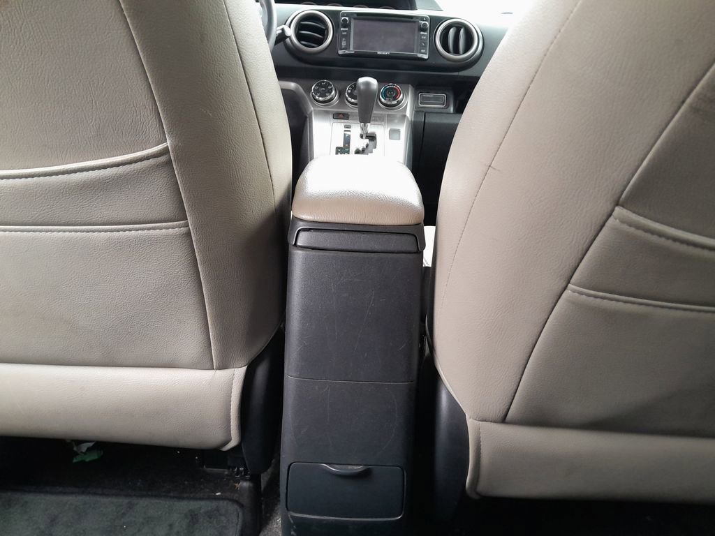 Used 2015 Scion xB image 32