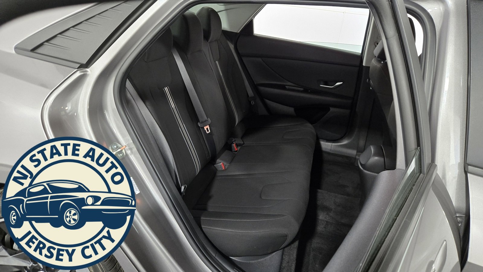 Used 2023 Hyundai Elantra SEL w/ Convenience Package image 28