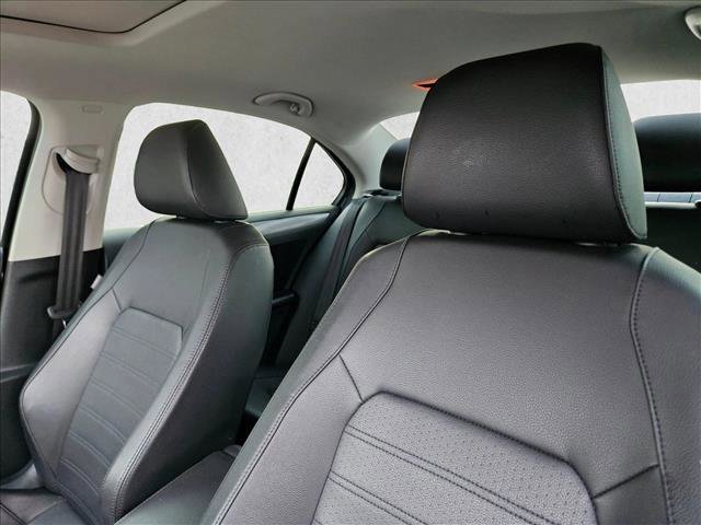 Used 2013 Volkswagen Jetta SEL FWD image 9