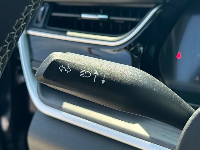 Used 2023 Jeep Grand Cherokee 4WD 4xe w/ Luxury Tech Group II image 10