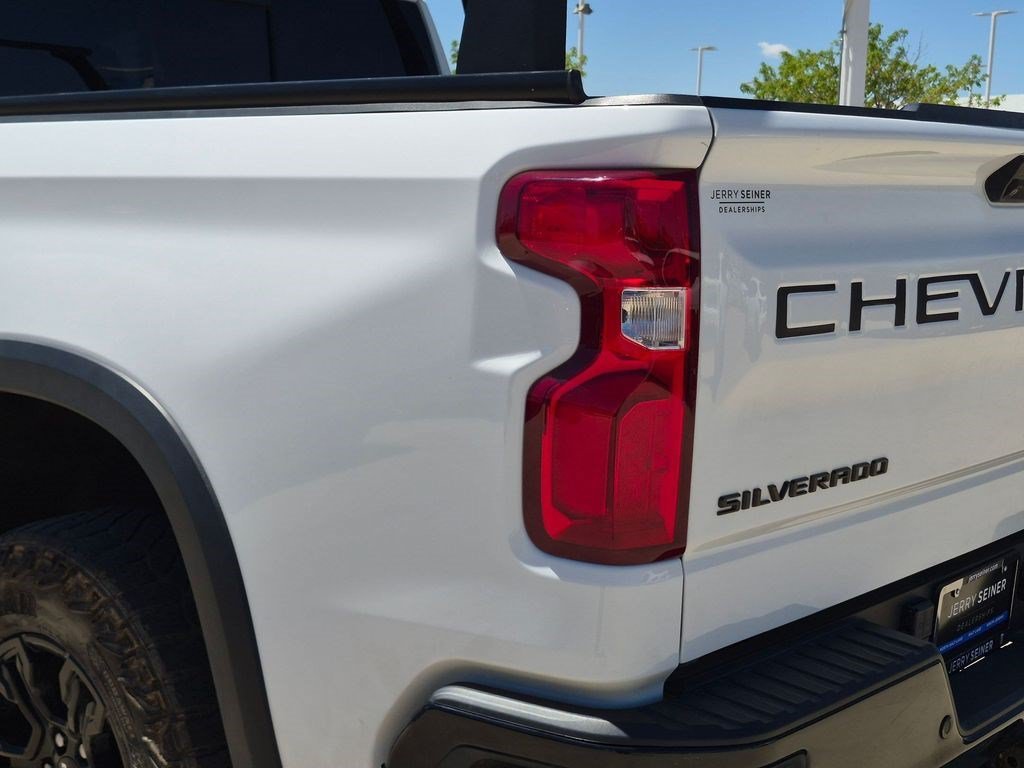 Certified 2023 Chevrolet Silverado 1500 ZR2 w/ Technology Package AWD/4WD image 13