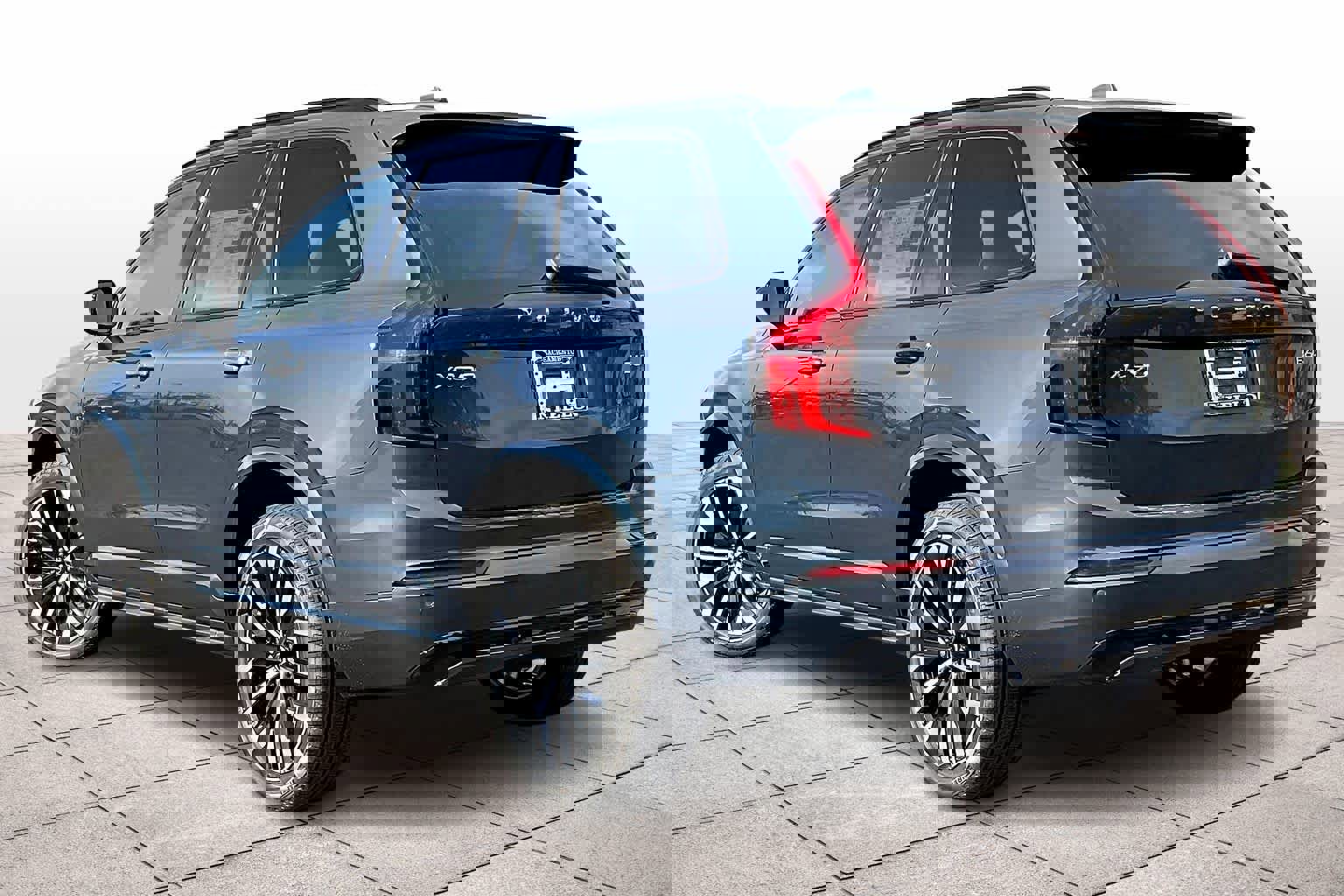 New 2026 Volvo XC90 B6 Ultra w/ Protection Package image 3