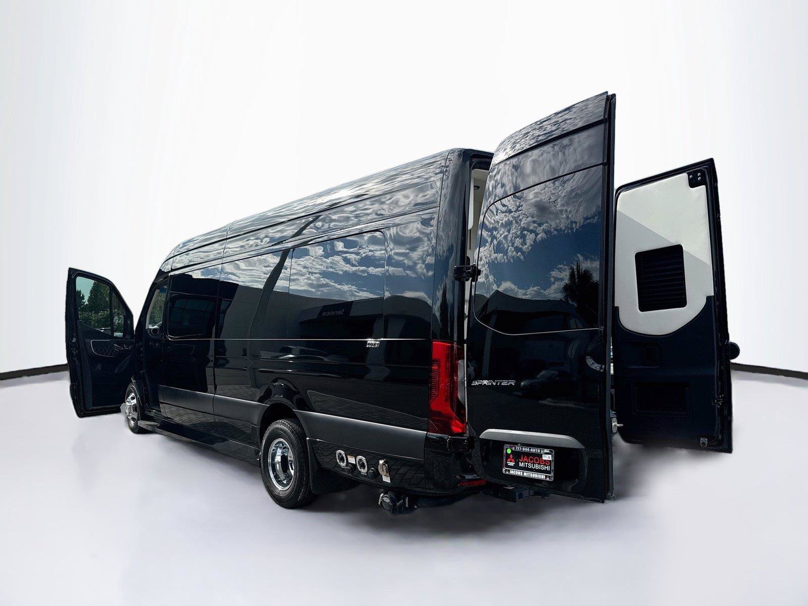 Used 2023 Mercedes-Benz Sprinter 3500 image 44